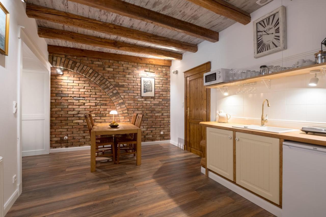 Old House Apartments พอซนาน ภายนอก รูปภาพ